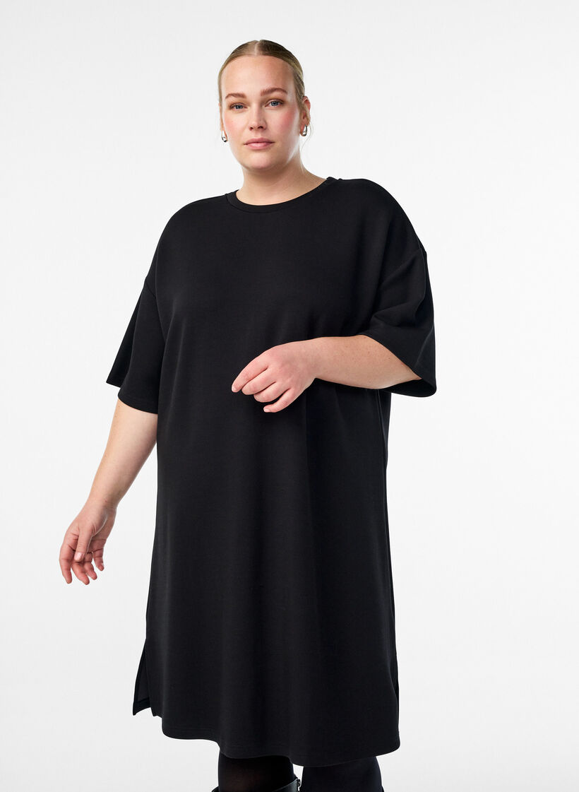 T-shirt dress in jersey with side slits, Black, Model image number 0