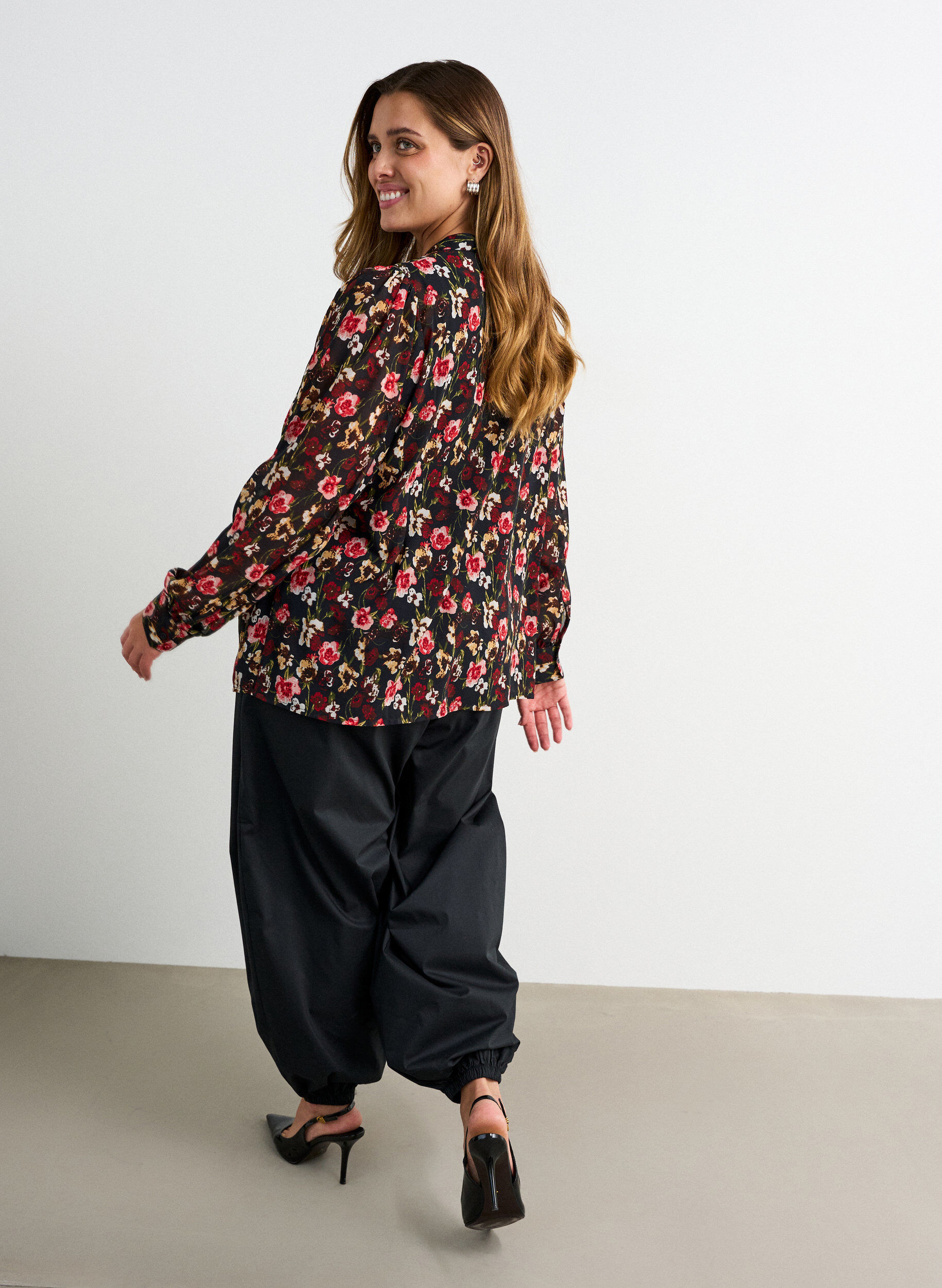 ZizzifashionBlouse with all-over print and short button placket, Rose, Model image number 2