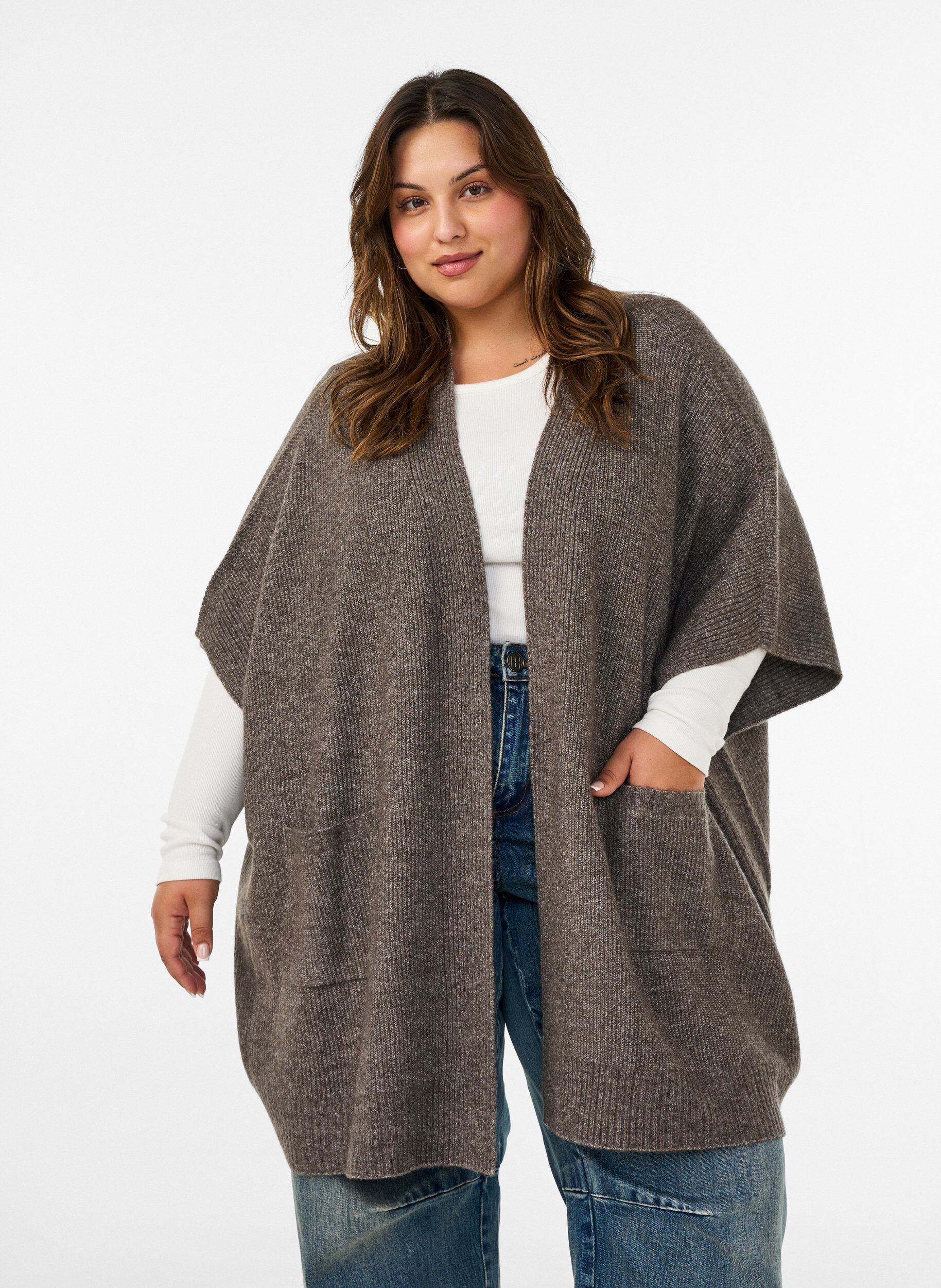 Cardigan with open front and wide sleeves, Brown, Model