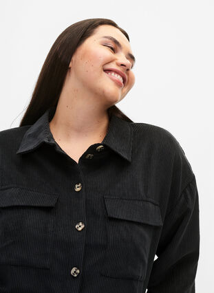 Long sleeve velvet shirt with chest pockets, Black, Model image number 2