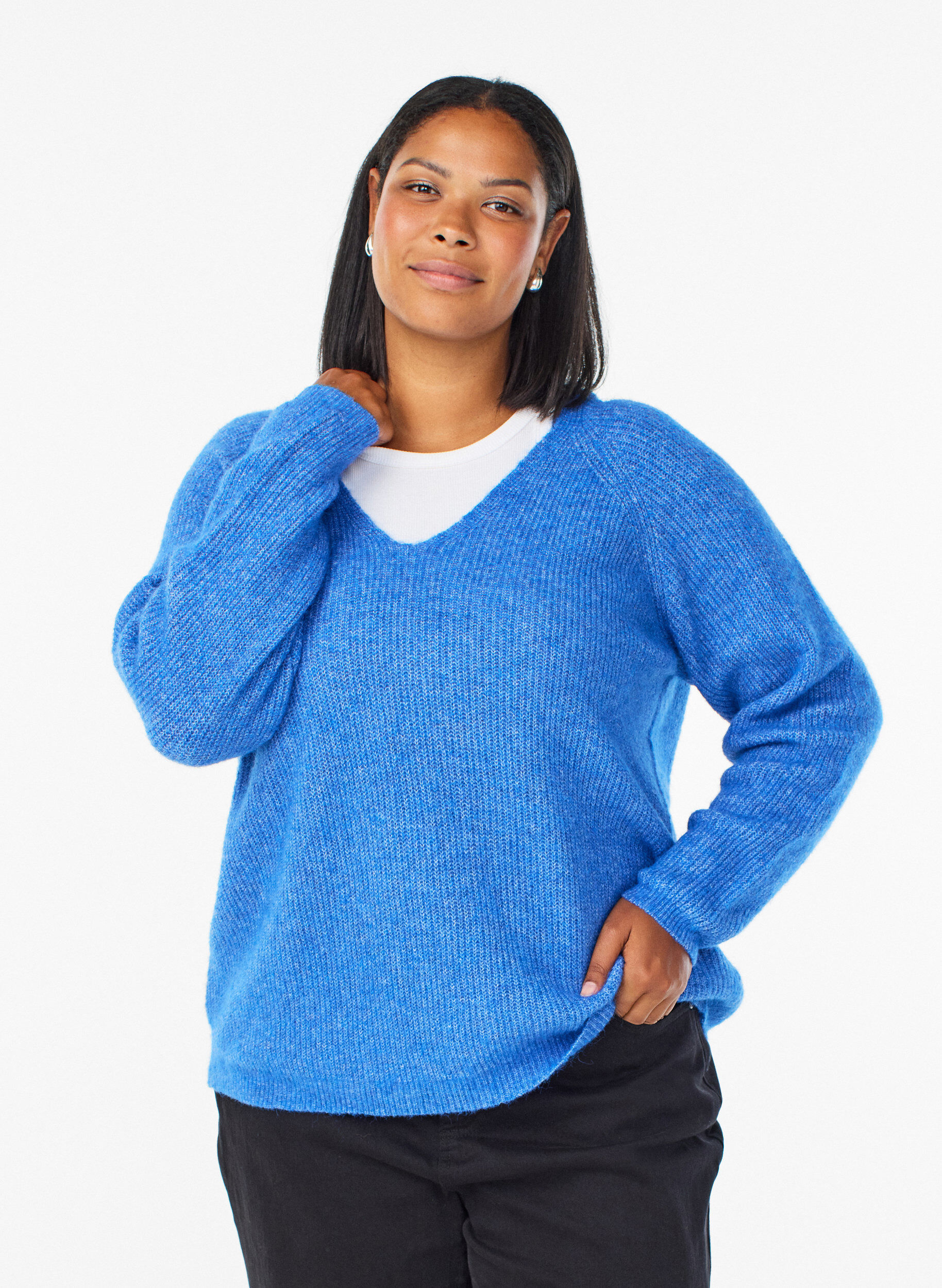 Knitted blouse with V-neck and raglan sleeves, Blue, Model
