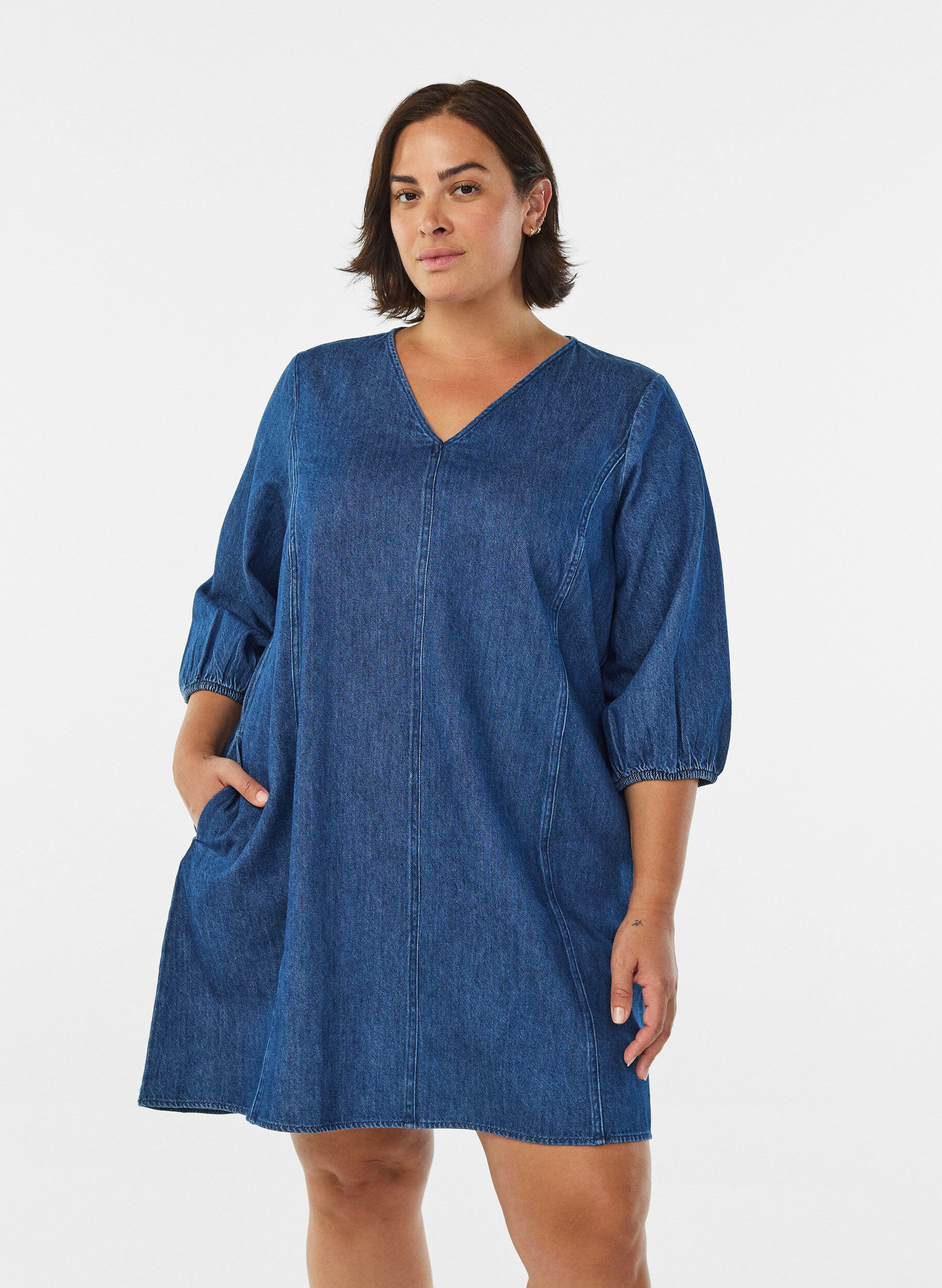Short denim dress with 3/4 sleeves, Blue, Model