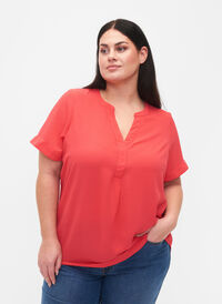 Short-sleeved v-neck blouse, Hibiscus, Model