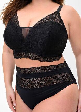 Lightly padded lace bra with mesh, Black, Model image number 2