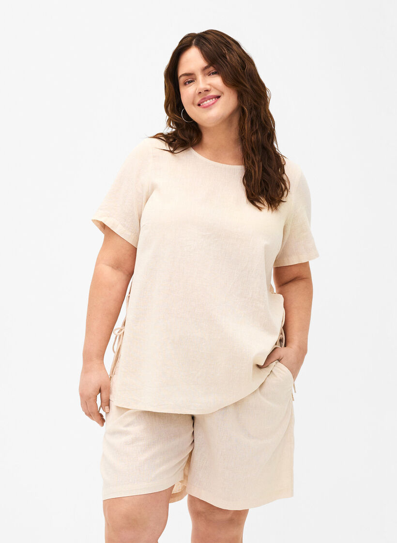 Loose shorts in cotton blend with linen, Sandshell, Model image number 0