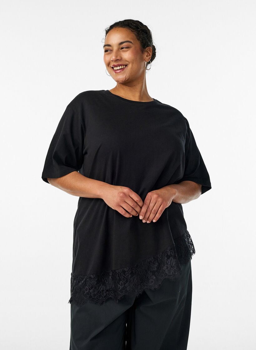 T-shirt with asymmetric lace hem, Black, Model image number 0