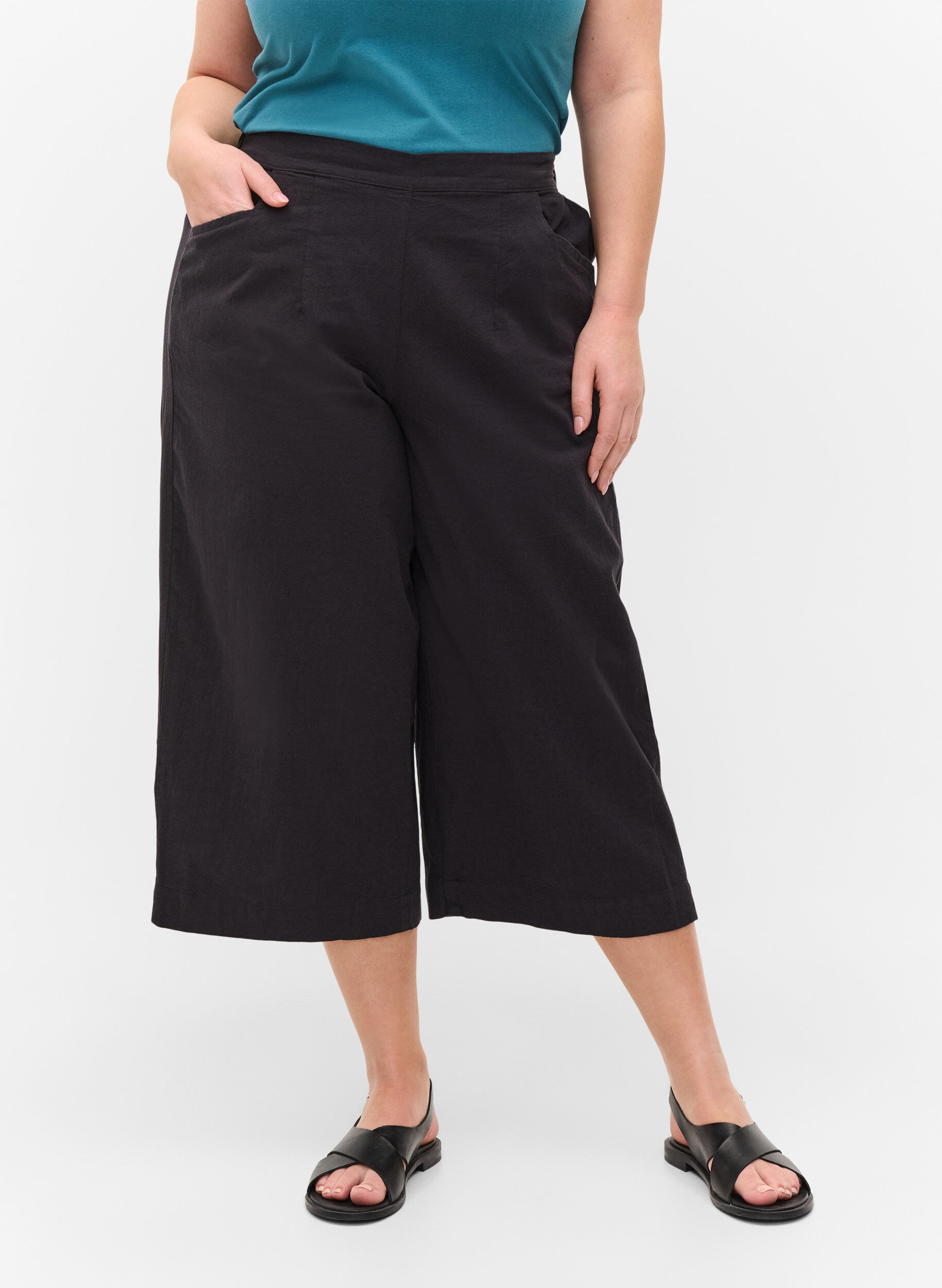 Zizzifashion Loose culotte trousers in cotton, Black, Model image number 2