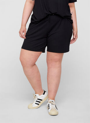 Shorts in ribbed fabric with pockets, Black, Model image number 2