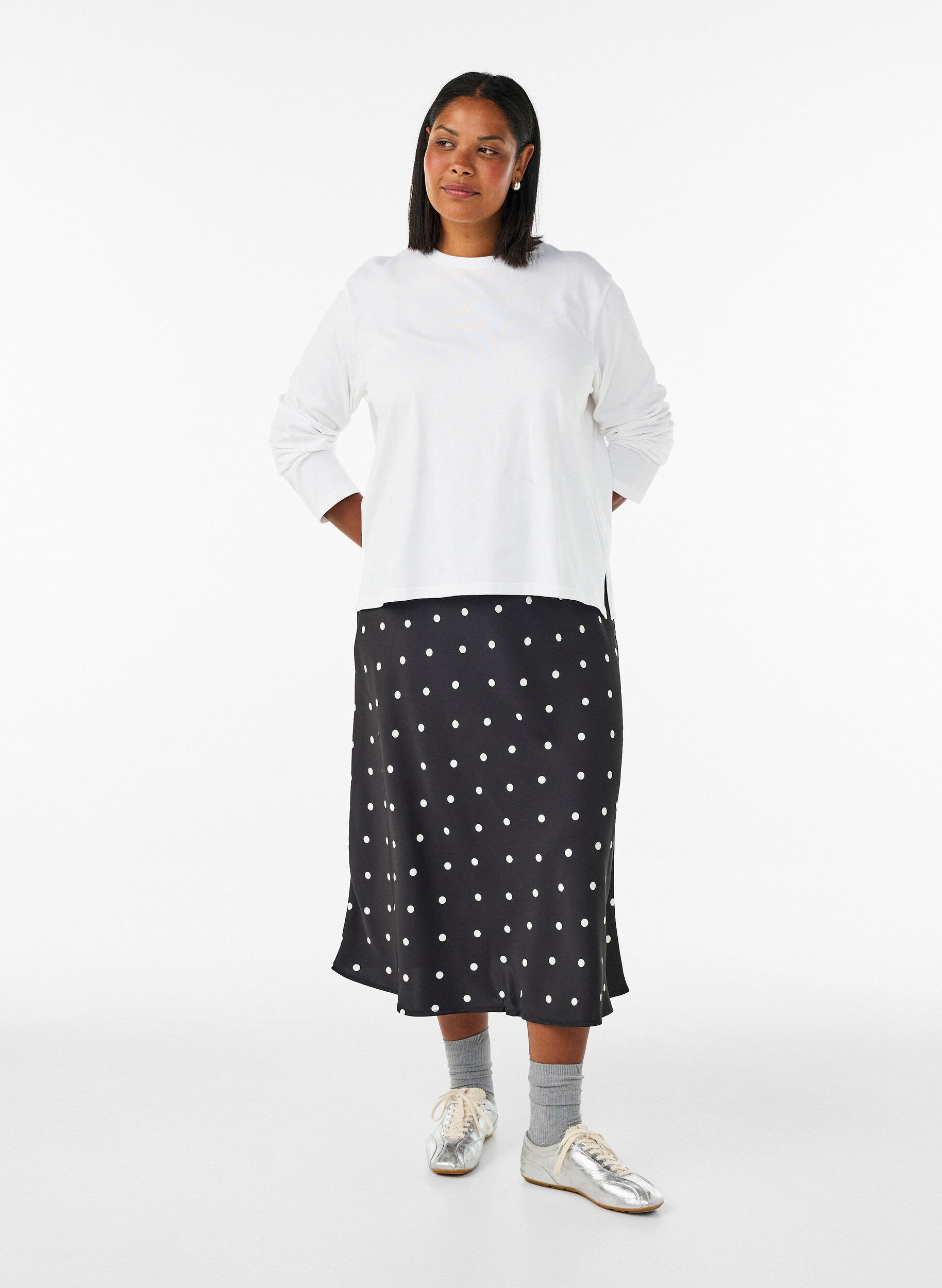 Satin midi skirt, Black, Model