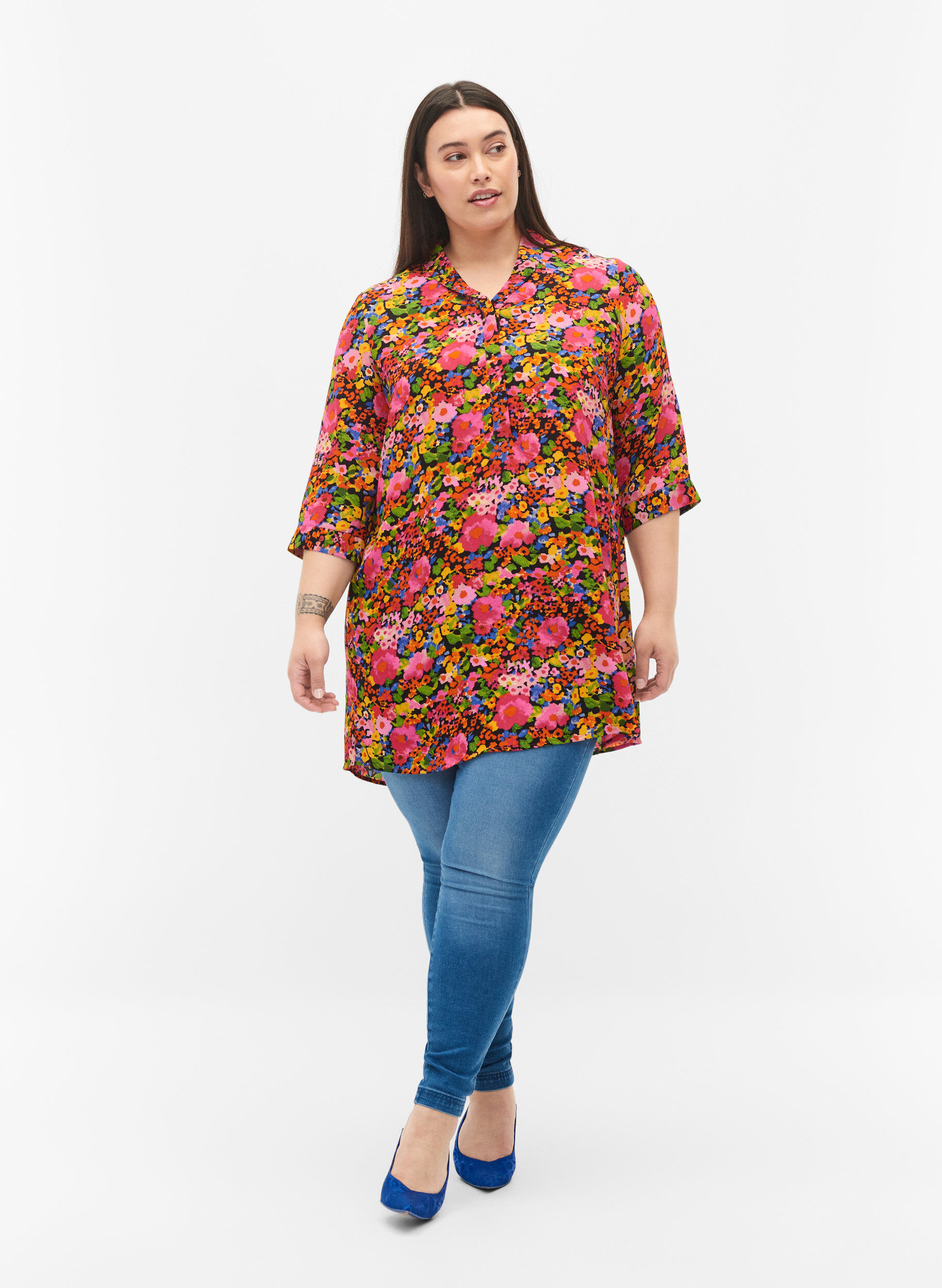 Zizzifashion Floral viscose tunic with 3/4 sleeves, Neon Flower Print, Model image number 2