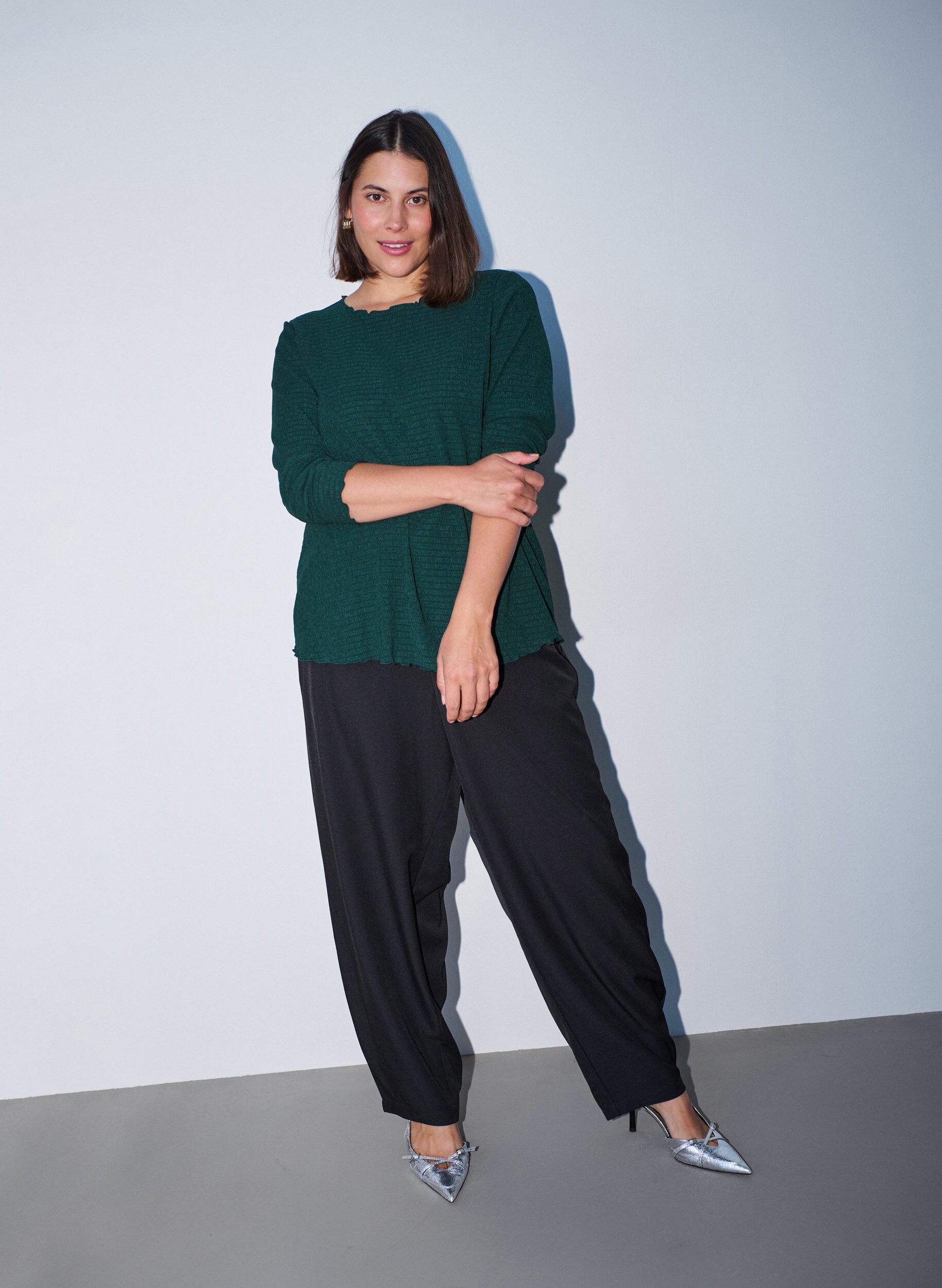 ZizzifashionTextured blouse with wavy edges, Green, Model image number 1