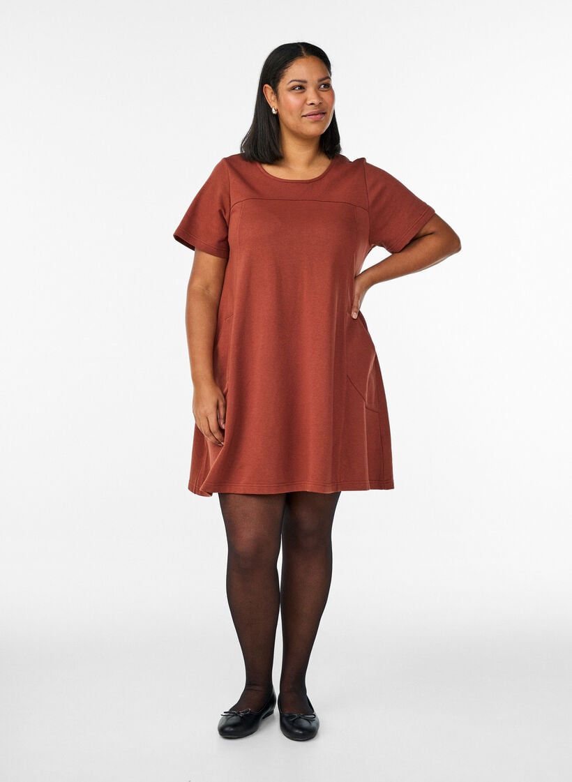 Jersey dress with short sleeves and pockets, Red, Model image number 1