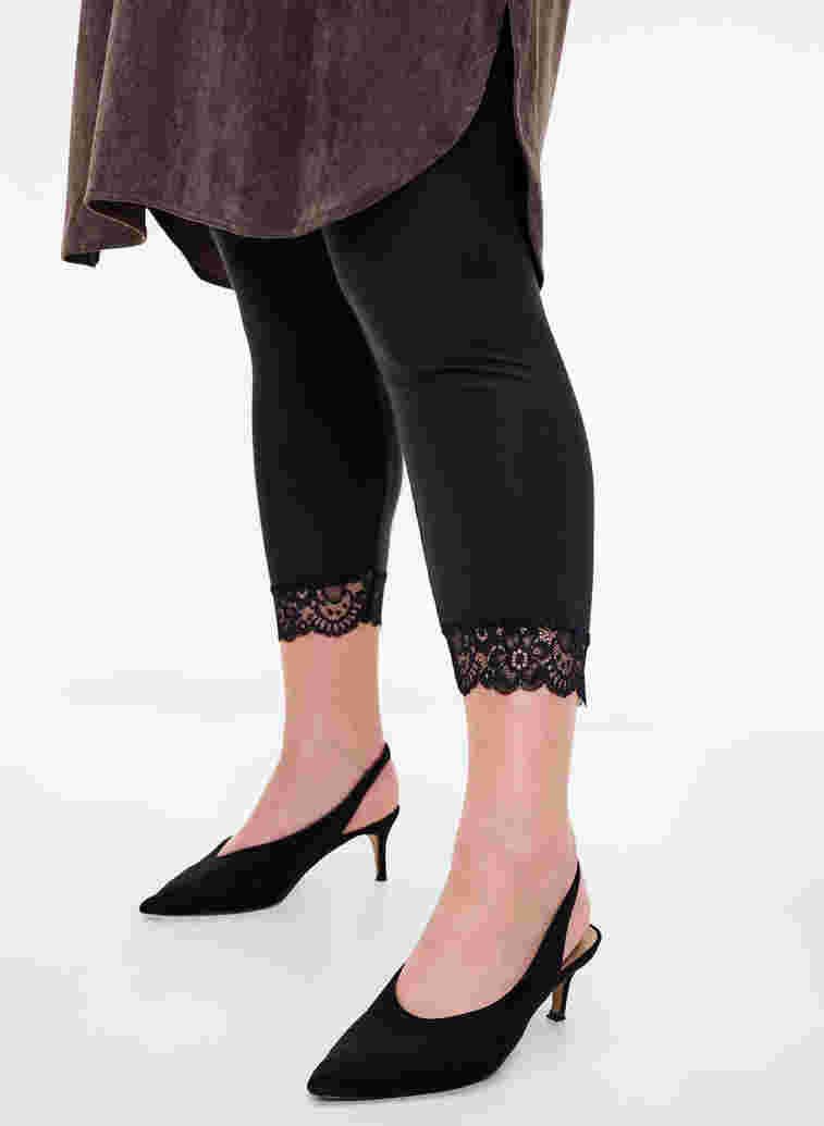 Basic 3/4 leggings with lace trim, Black, Model