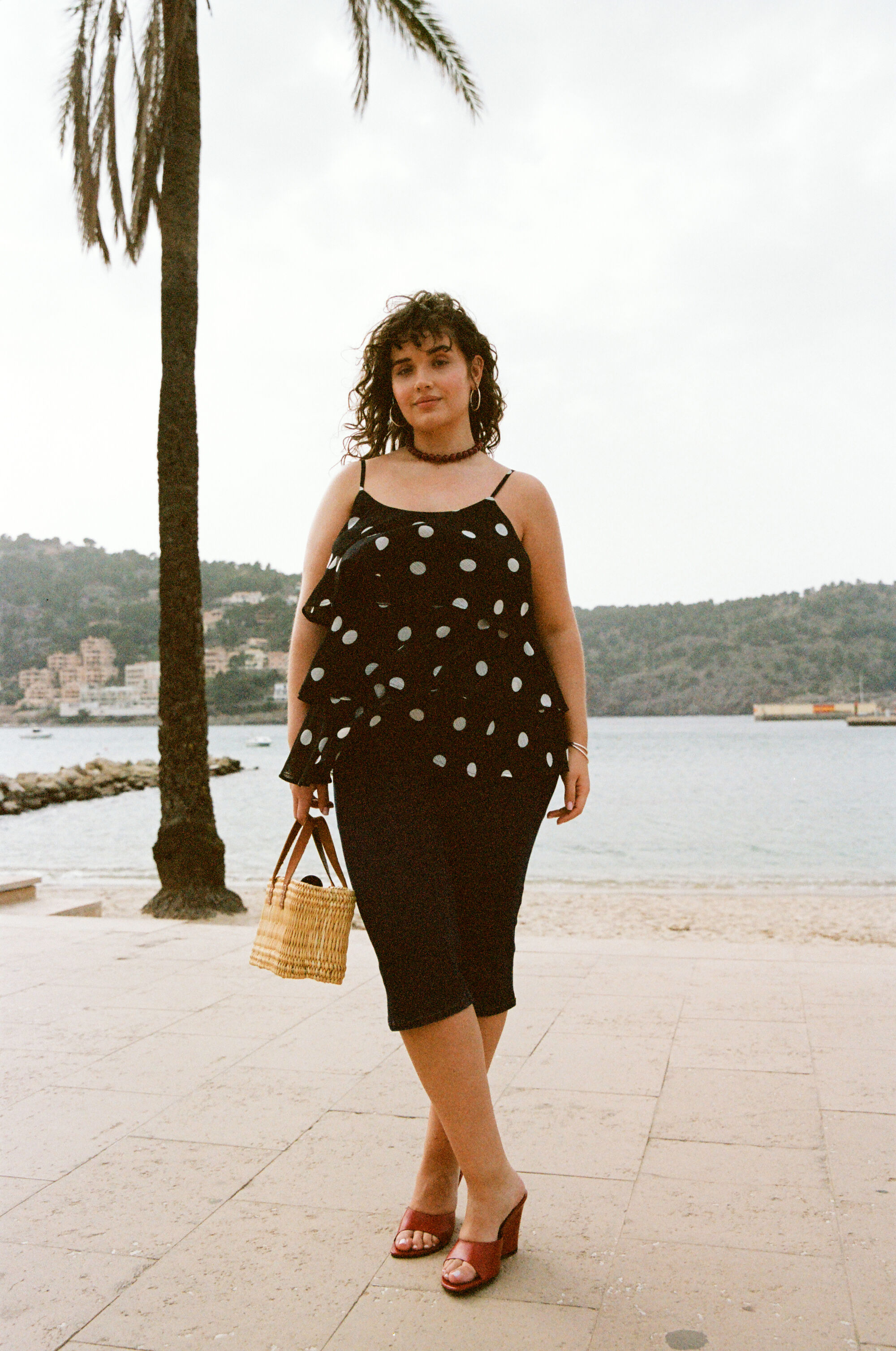 ZizzifashionSpotted summer style with edge, , Model