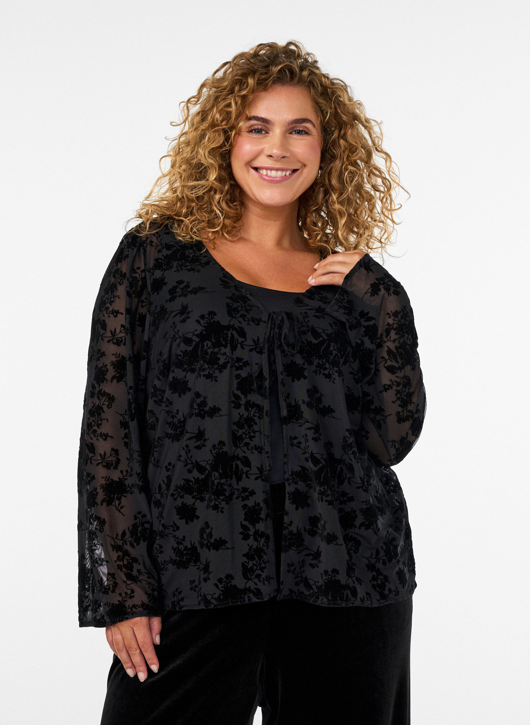 Mesh blouse with floral pattern and open front, Black, Model