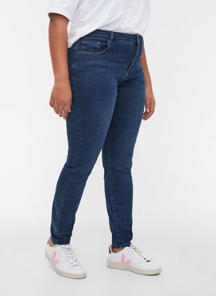 High rise Amy jeans with stretch technology, Blue denim, Model image number 2