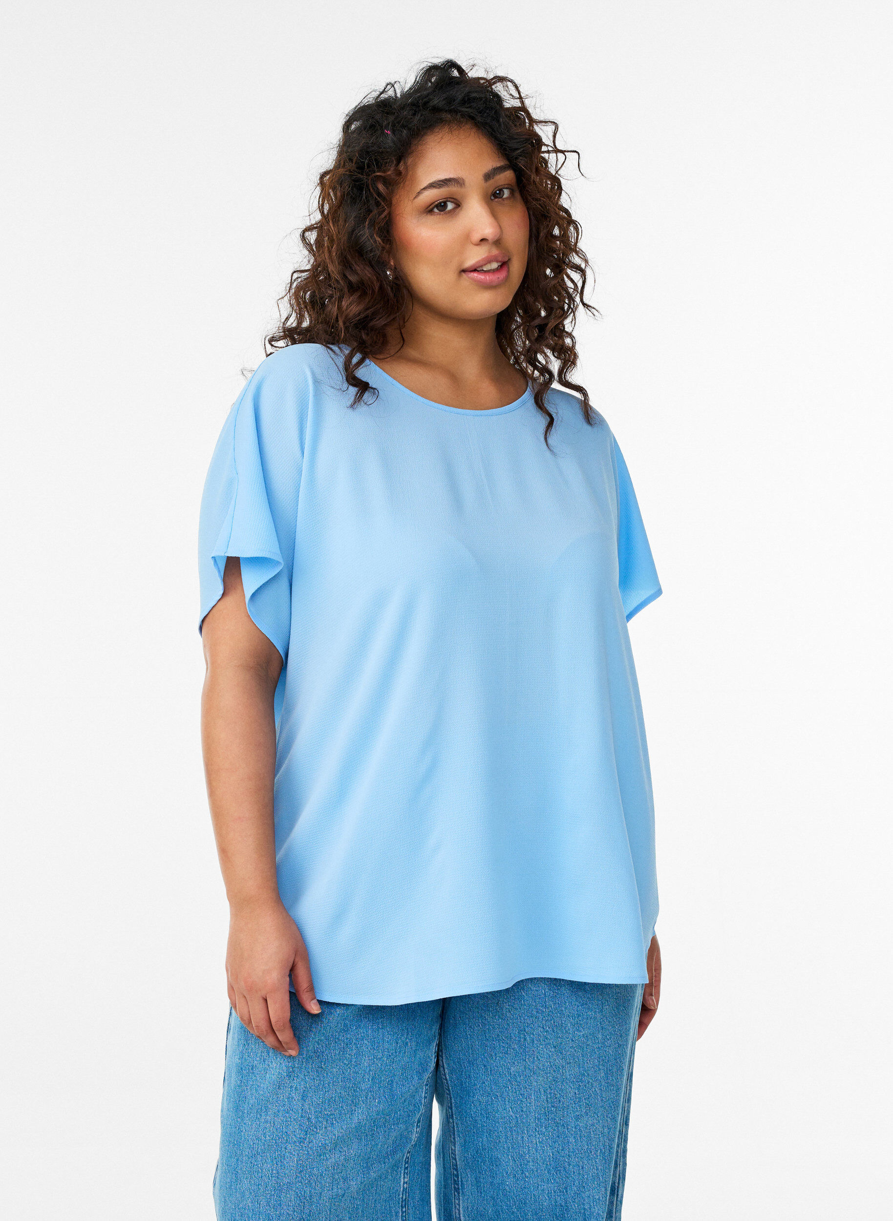 Blouse with short sleeves and a round neckline, Blue, Model