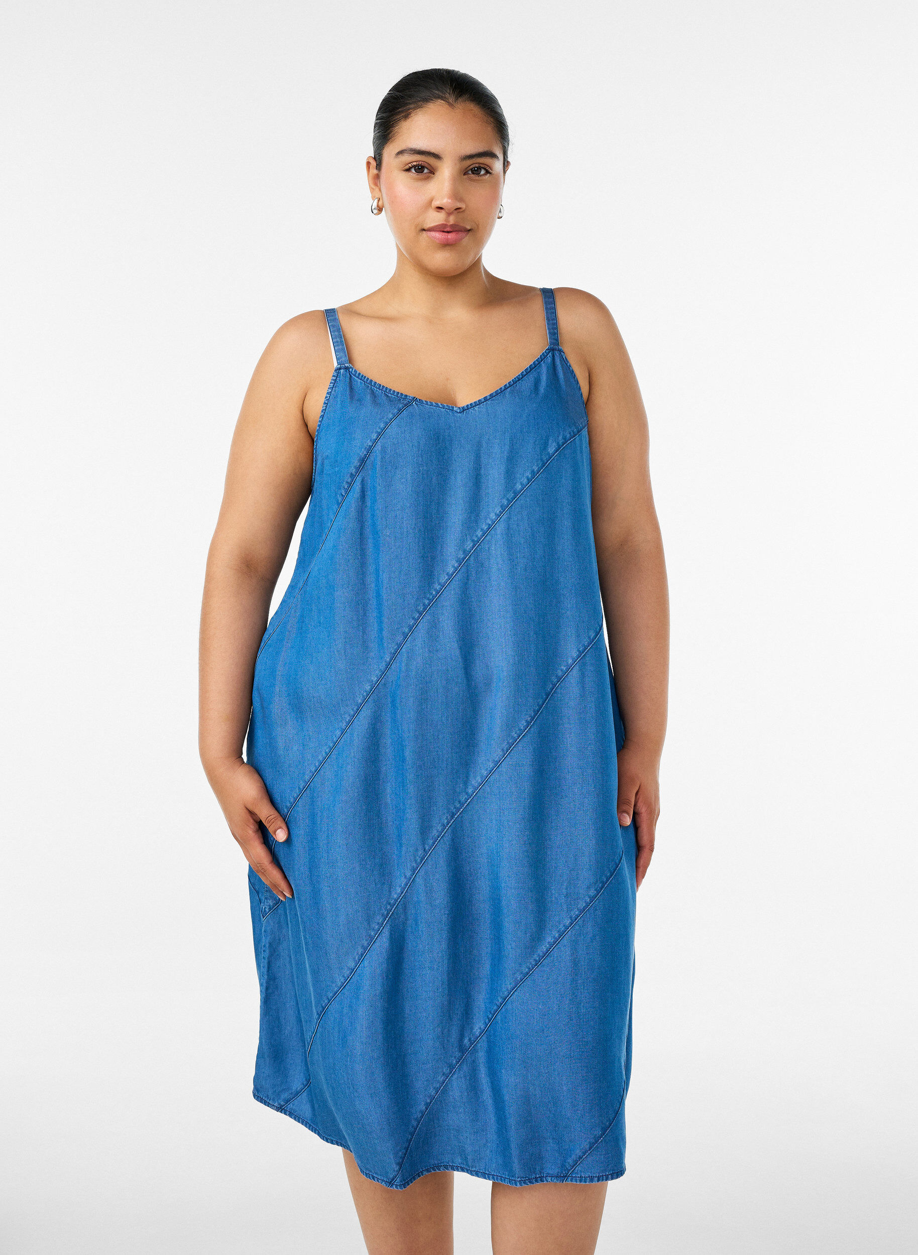 ZizzifashionDenim-look dress in TENCEL&trade; Lyocell with straps, Blue, Model image number 0