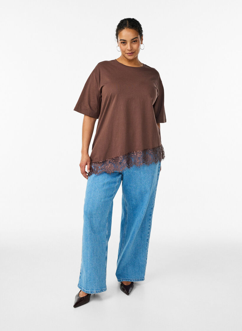 T-shirt with asymmetric lace hem, Brown, Model image number 1