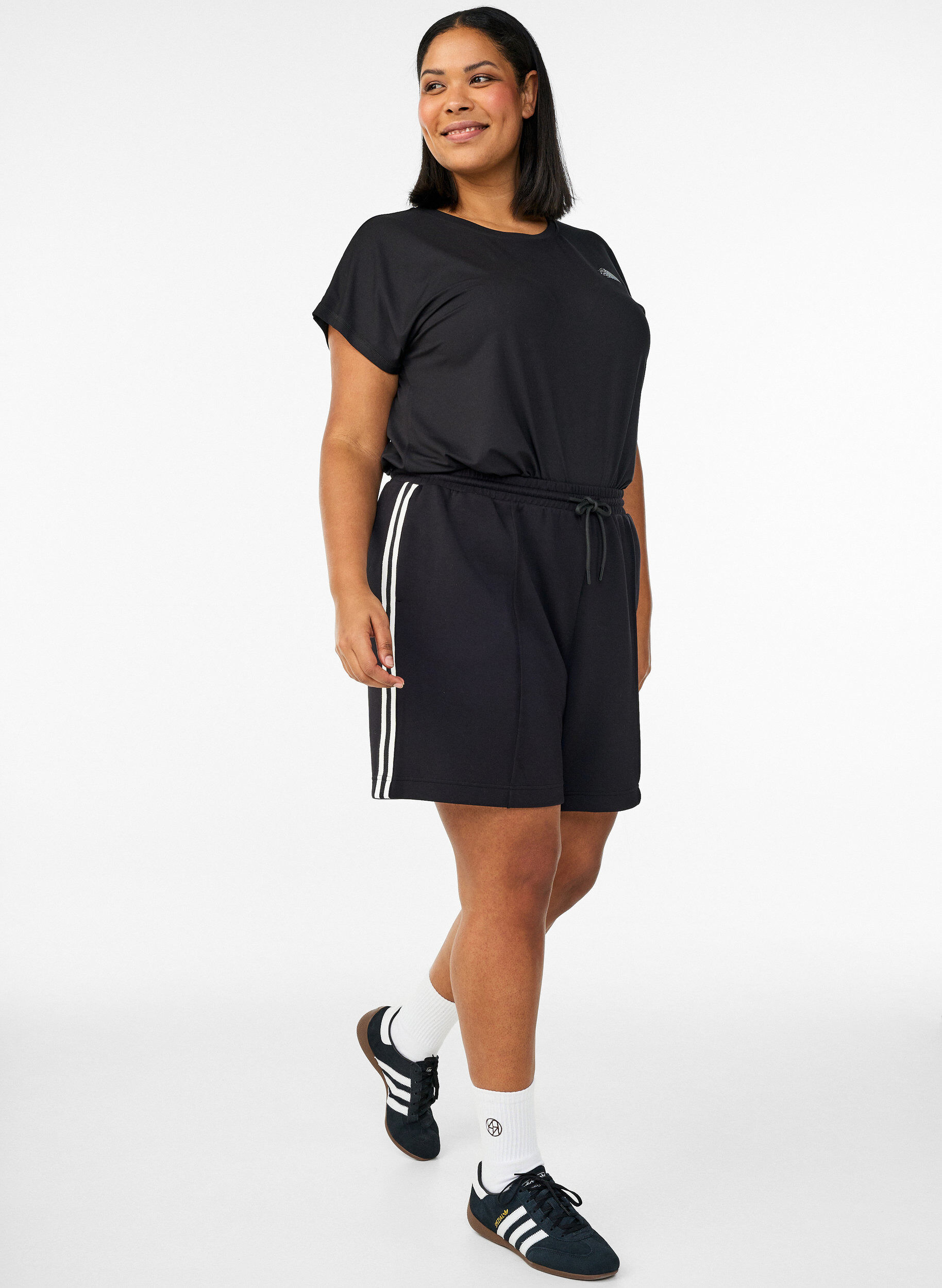 Zizzifashion High-waisted shorts with stripe details, Black, Model image number 1