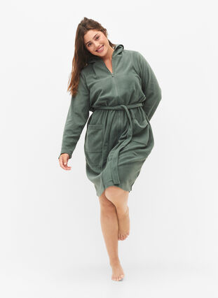 Morning robe with zipper and hood, Balsam Green, Model image number 3