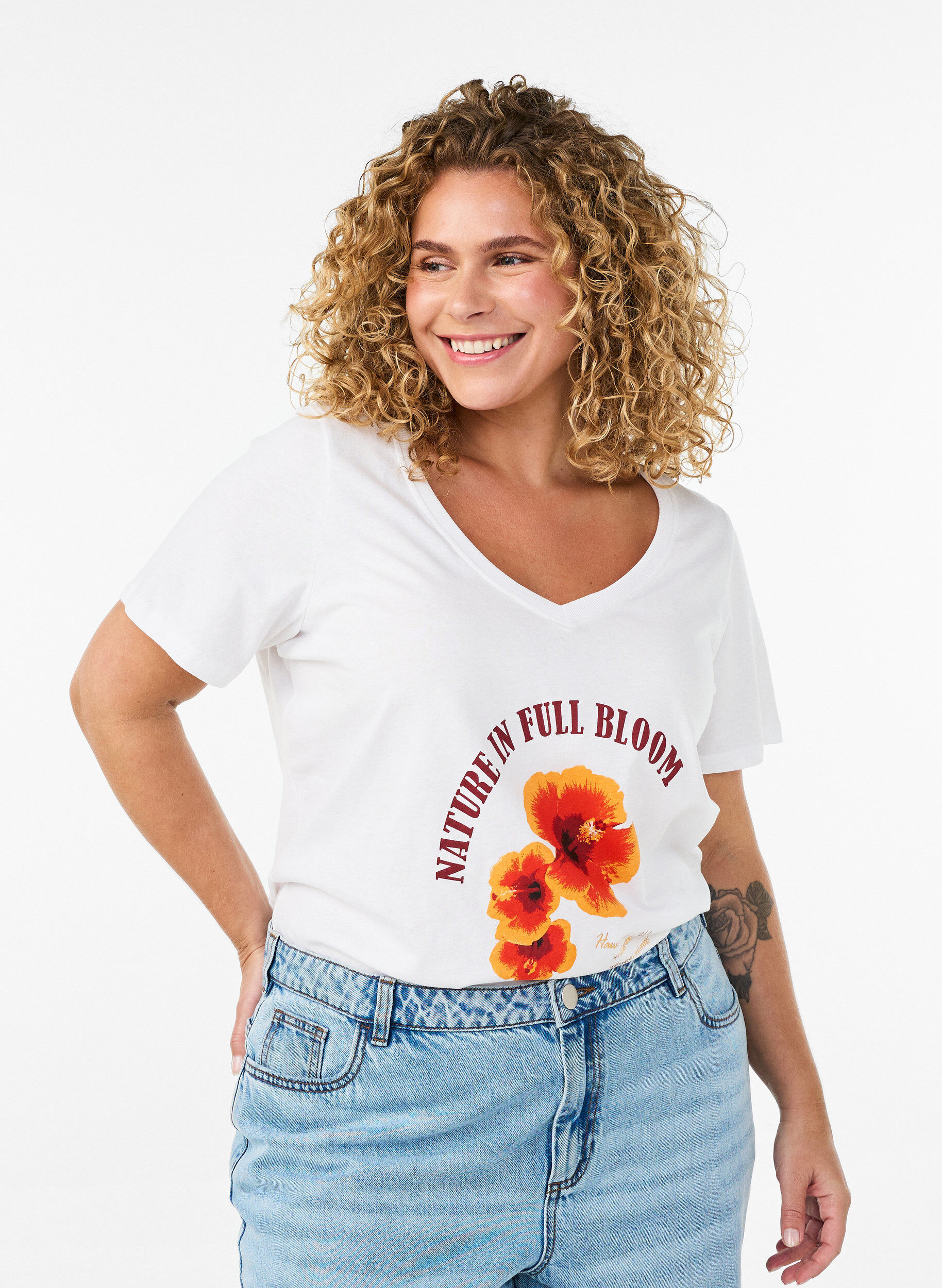 Cotton T-shirt with front print and V-neck, White, Model