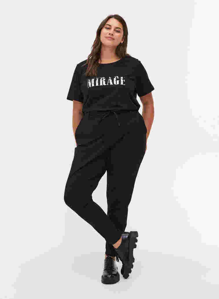 Cropped Maddison trousers, Black, Model