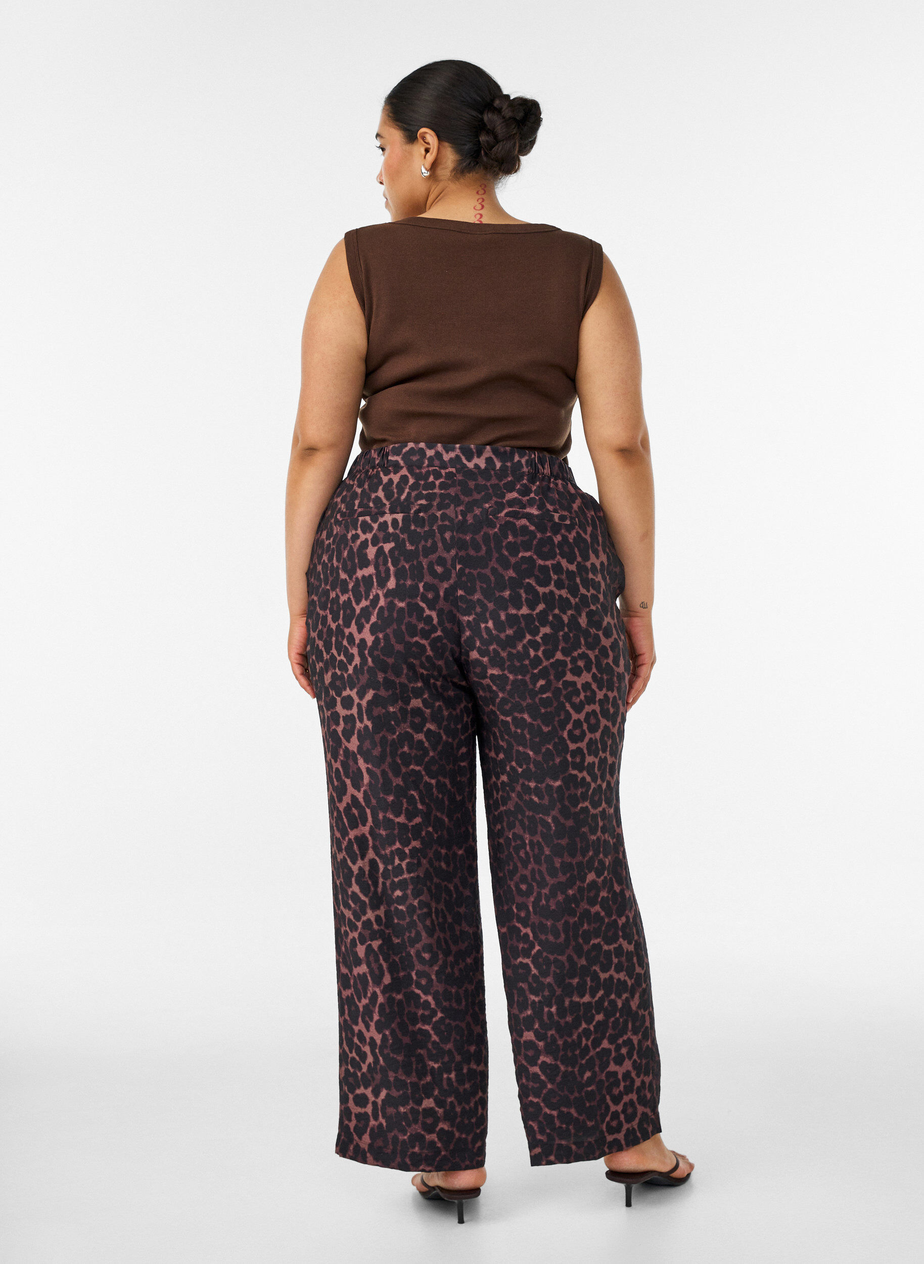 ZizzifashionViscose trousers with an elasticated waist and straight legs, Brown, Model image number 1