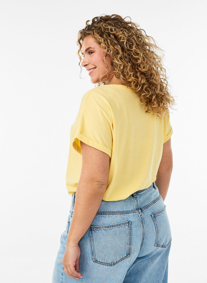 Short-sleeved cotton blend T-shirt, Yellow, Model image number 2