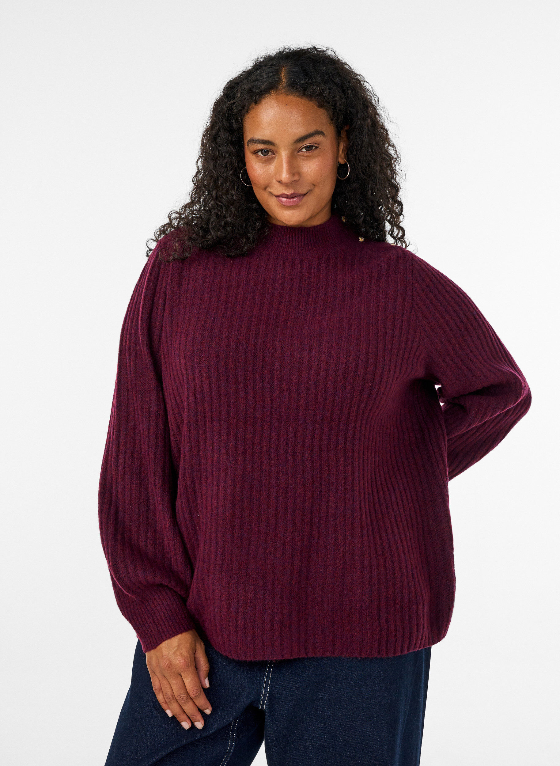 Ribbed jumper with puff sleeves and buttons, Dark Bordeaux, Model
