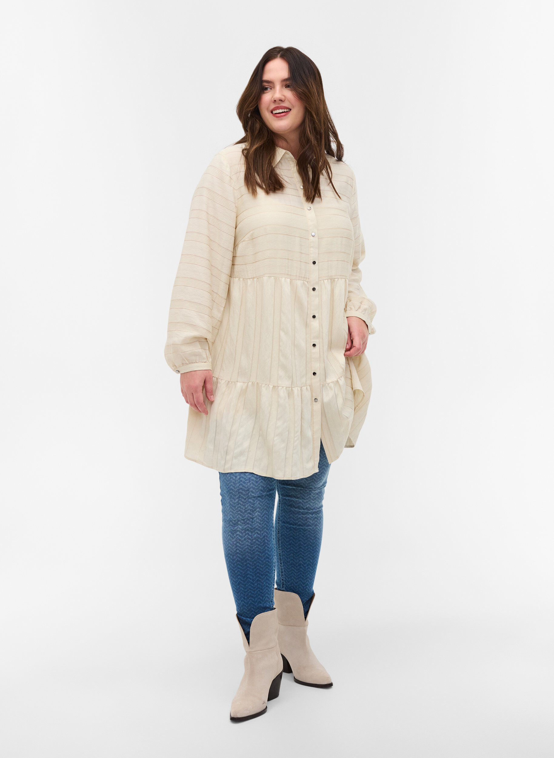 Zizzifashion Patterned viscose tunic with buttons and long sleeves, Fog, Model image number 2