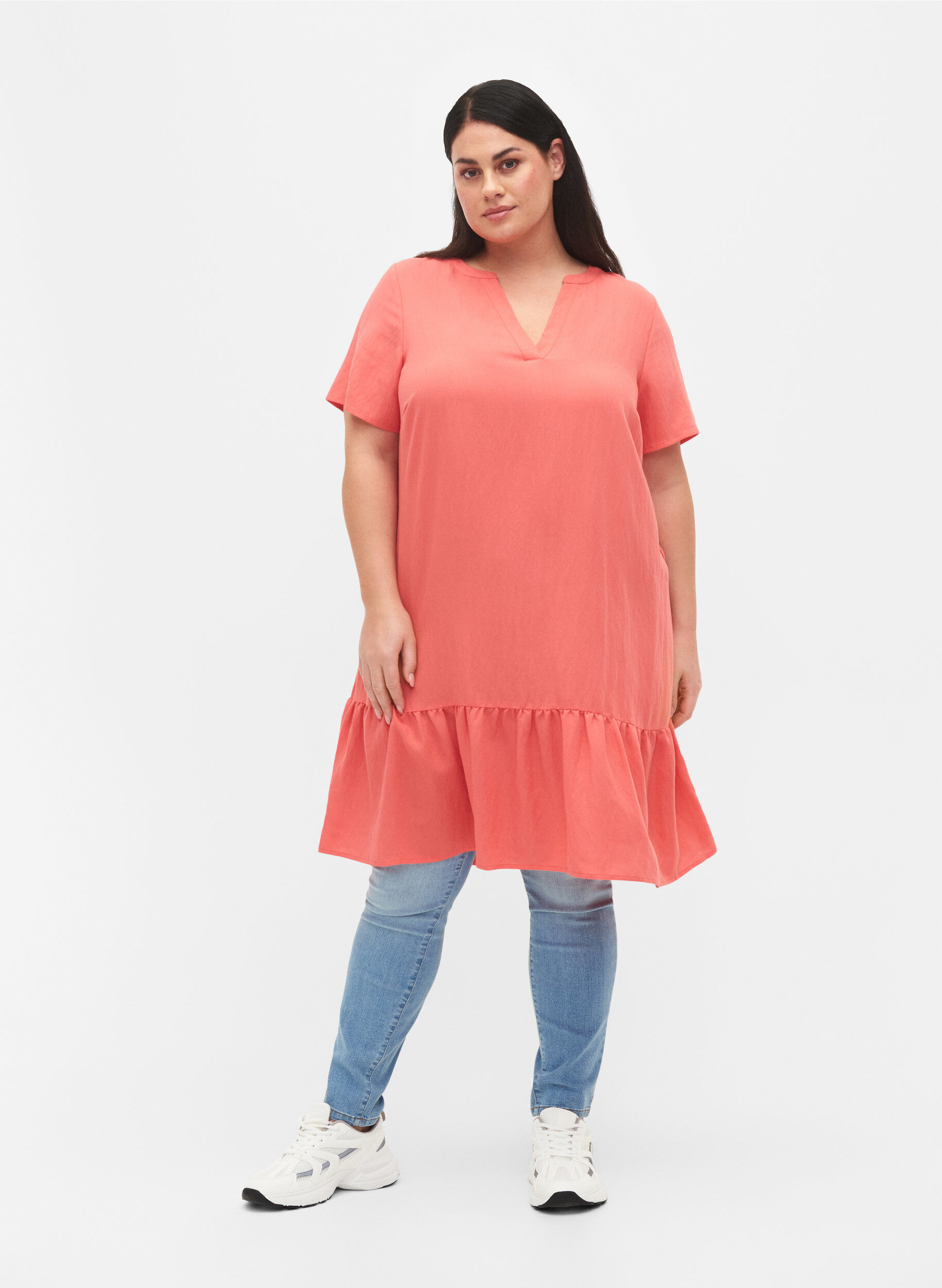 Zizzifashion Short-sleeved viscose dress with v-neckline, Coral, Model image number 1