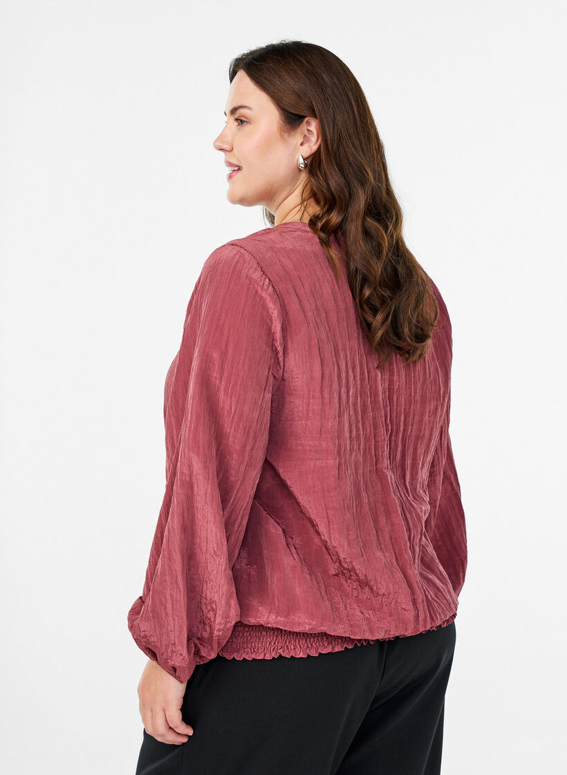 Blouse with V-neck and crinkled texture, Rose, Model image number 2