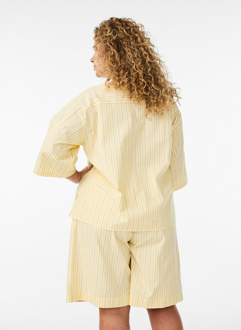 Striped high-waisted shorts with a loose fit, Yellow, Model