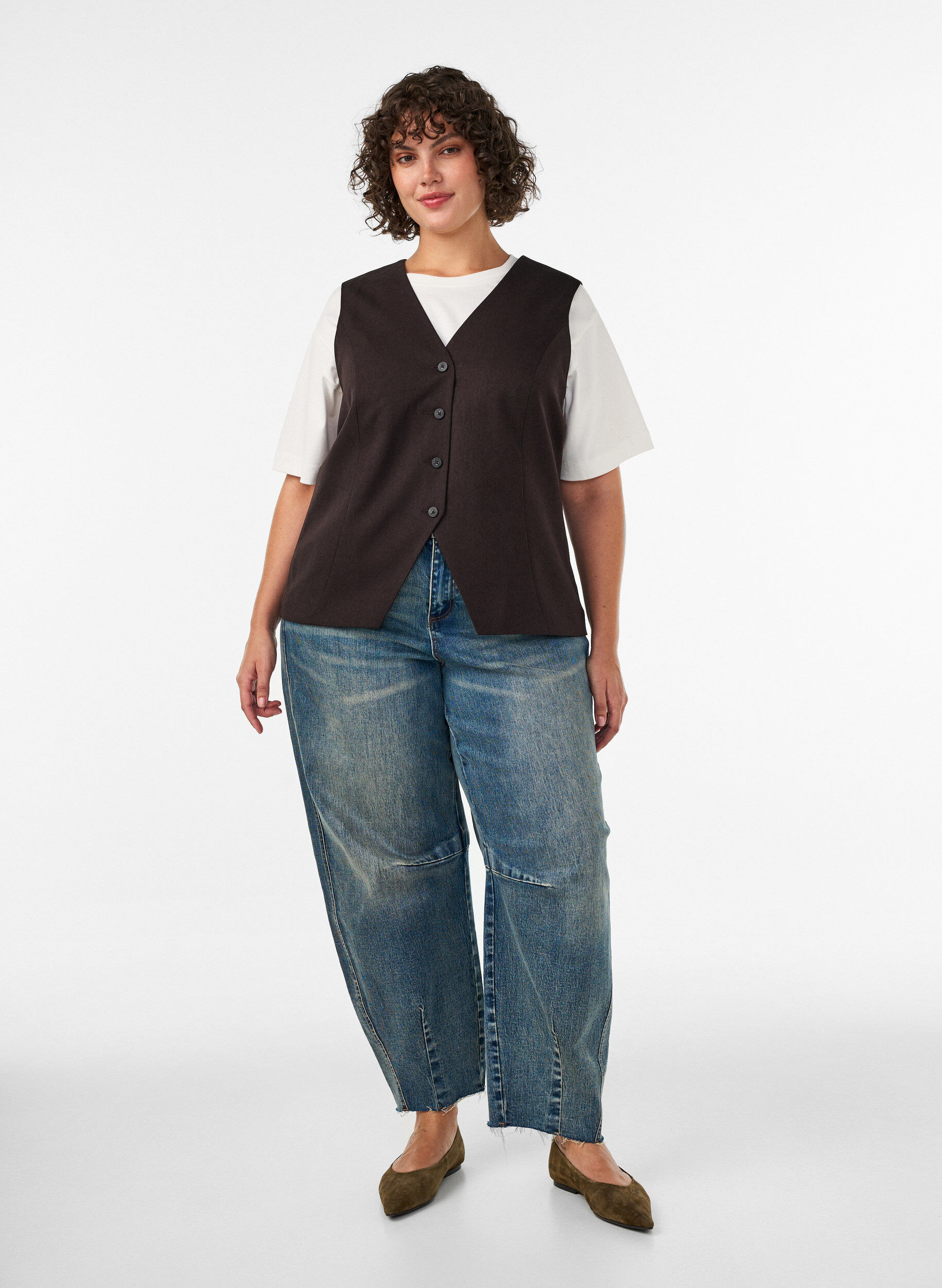 ZizzifashionWaistcoat with button closure, Brown, Model image number 1