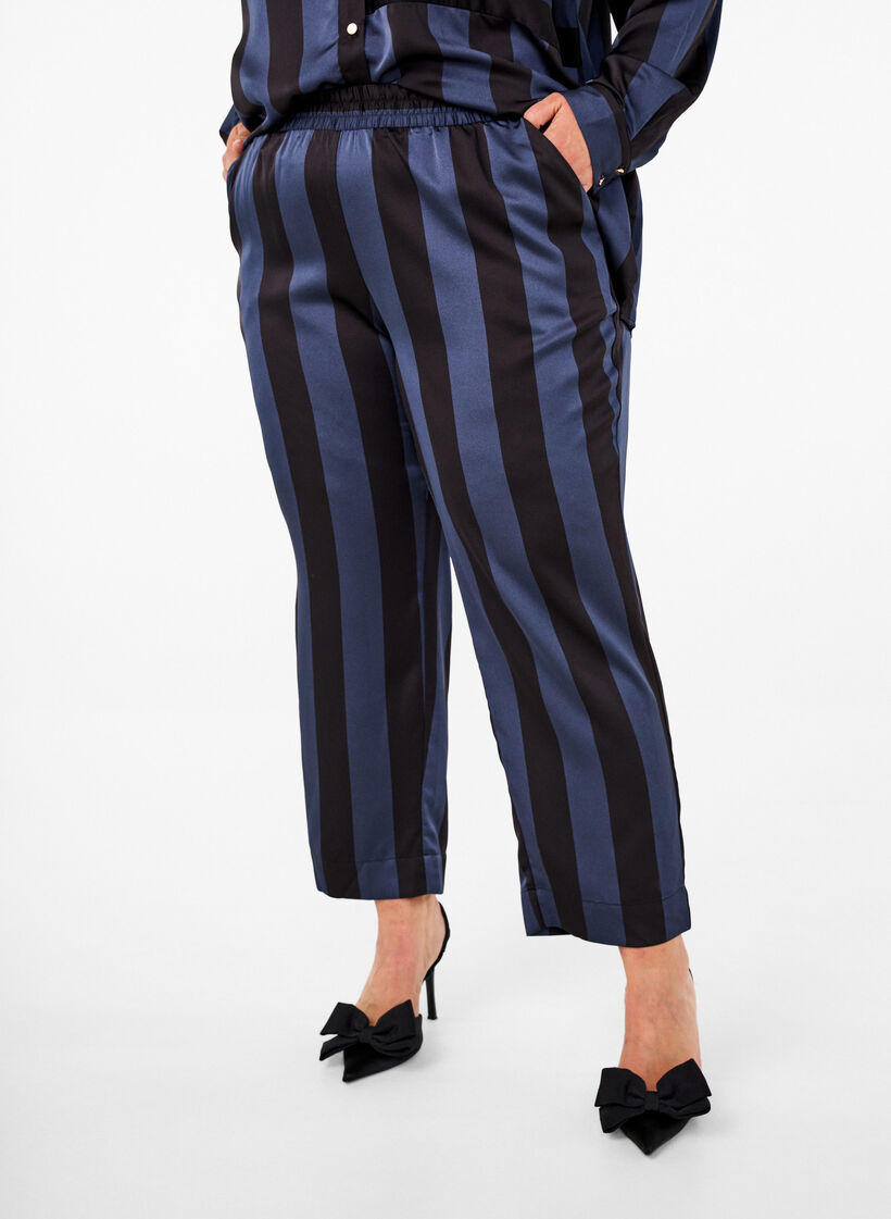 Cropped trousers with stripes, Blue, Model image number 2