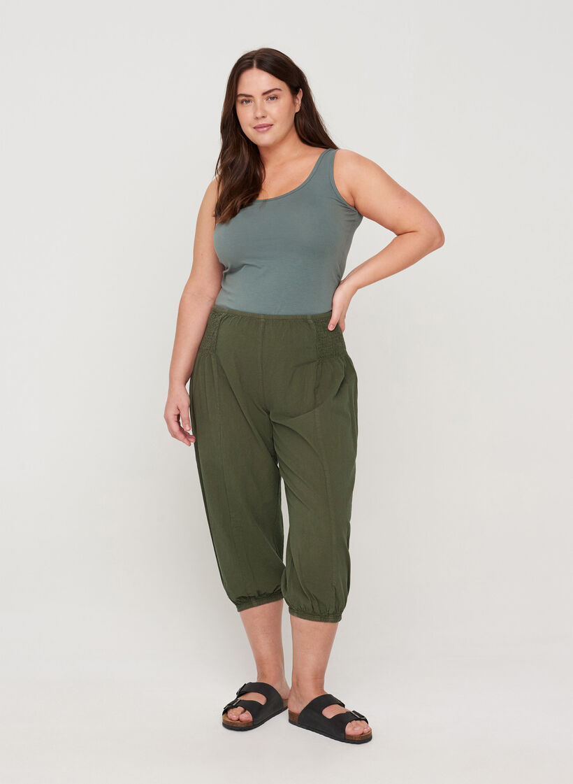 Loose 3/4-length trousers with smock detail, Ivy Green, Model image number 0