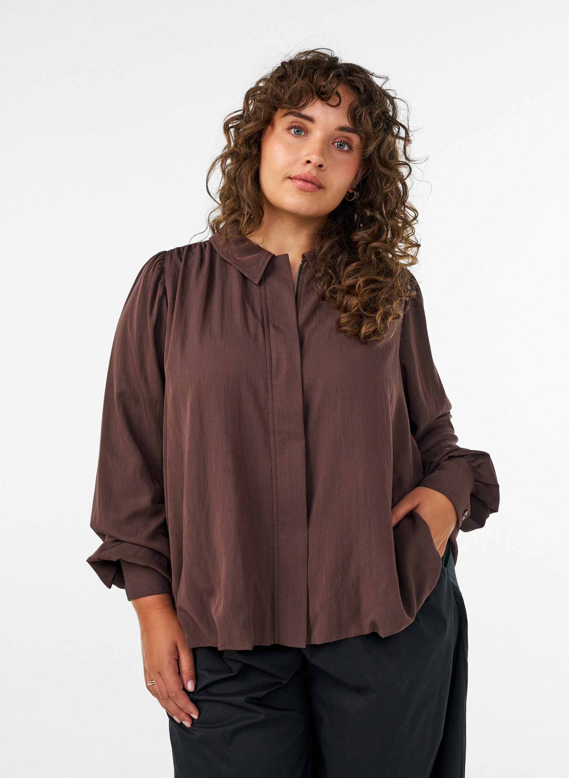 Shirt with balloon shape and concealed zip, Brown, Model