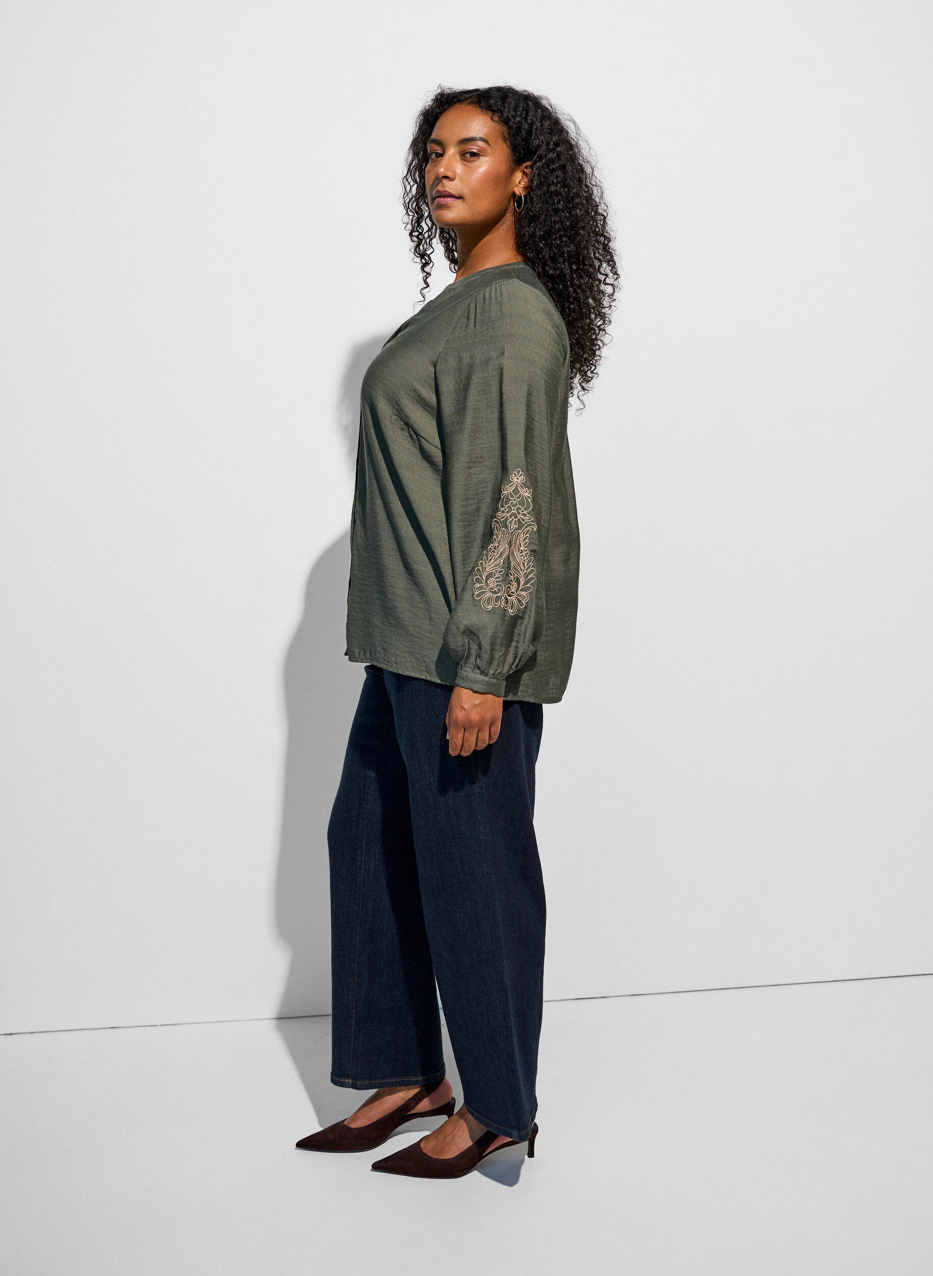 ZizzifashionViscose shirt with embroidered sleeves, Green, Model image number 3