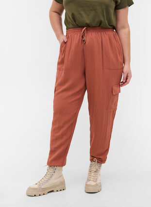 Loose viscose trousers with large pockets, Copper Brown, Model image number 2