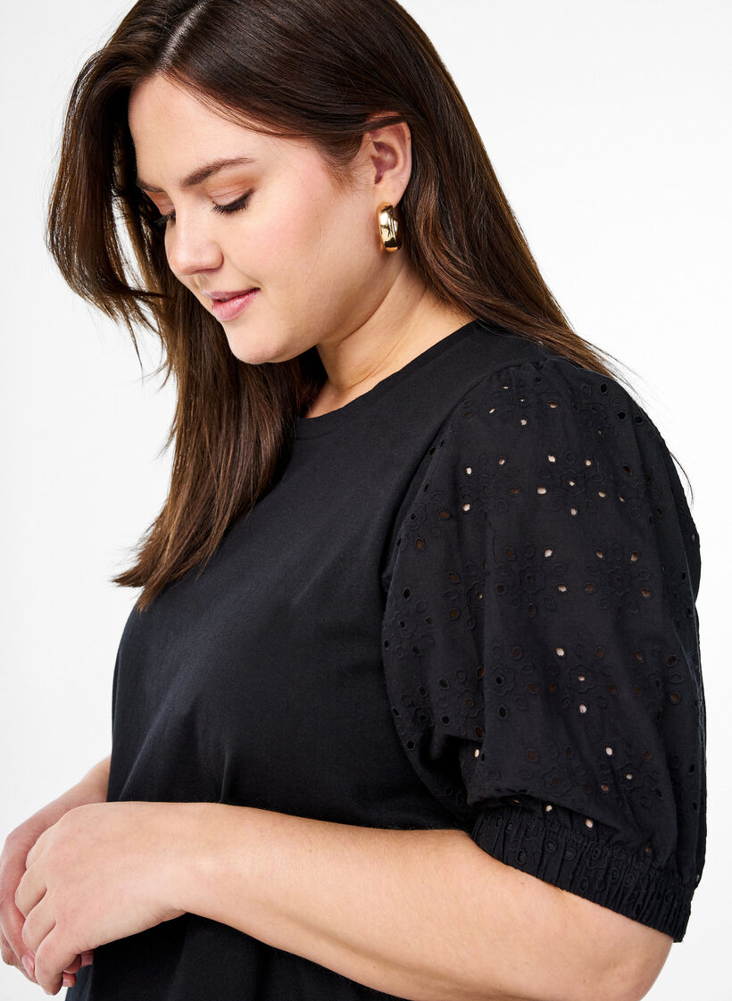 T-shirt with Broderie Anglaise sleeves, Black, Model image number 3