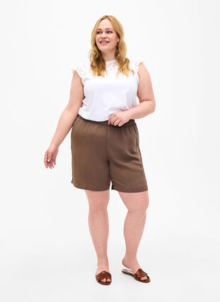 Loose viscose shorts, Chocolate Chip, Model image number 3