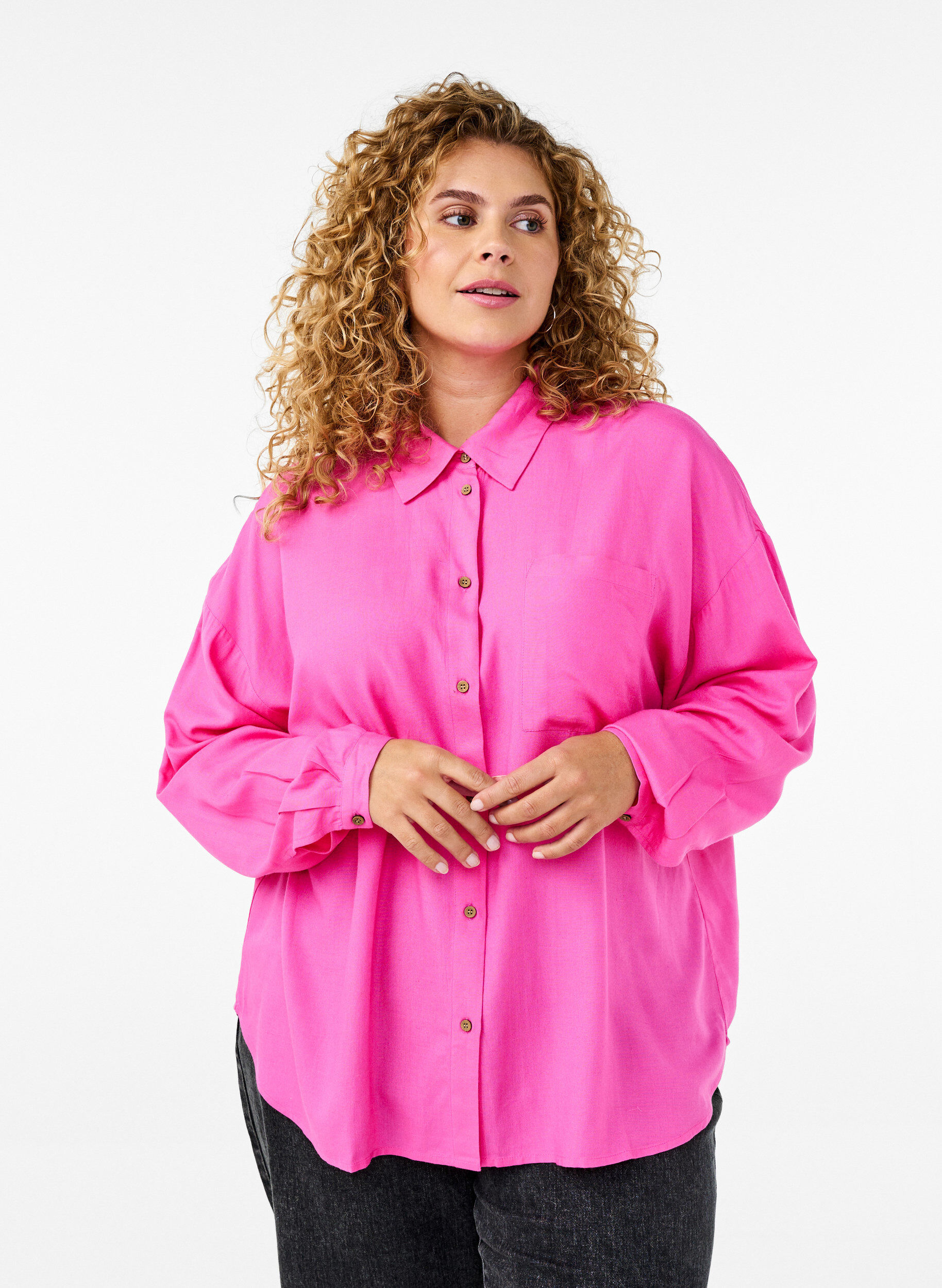Long-sleeved linen and viscose shirt, Pink, Model