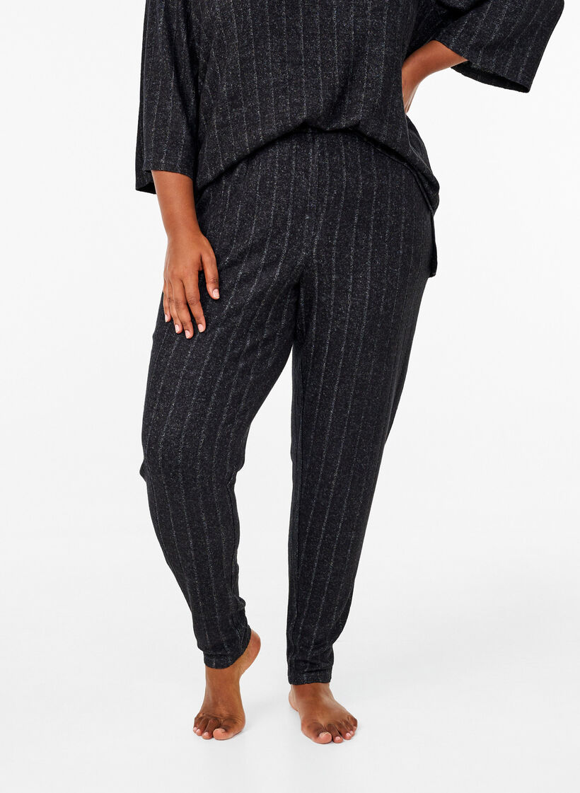 Lounge trousers with pockets, Black, Model image number 2