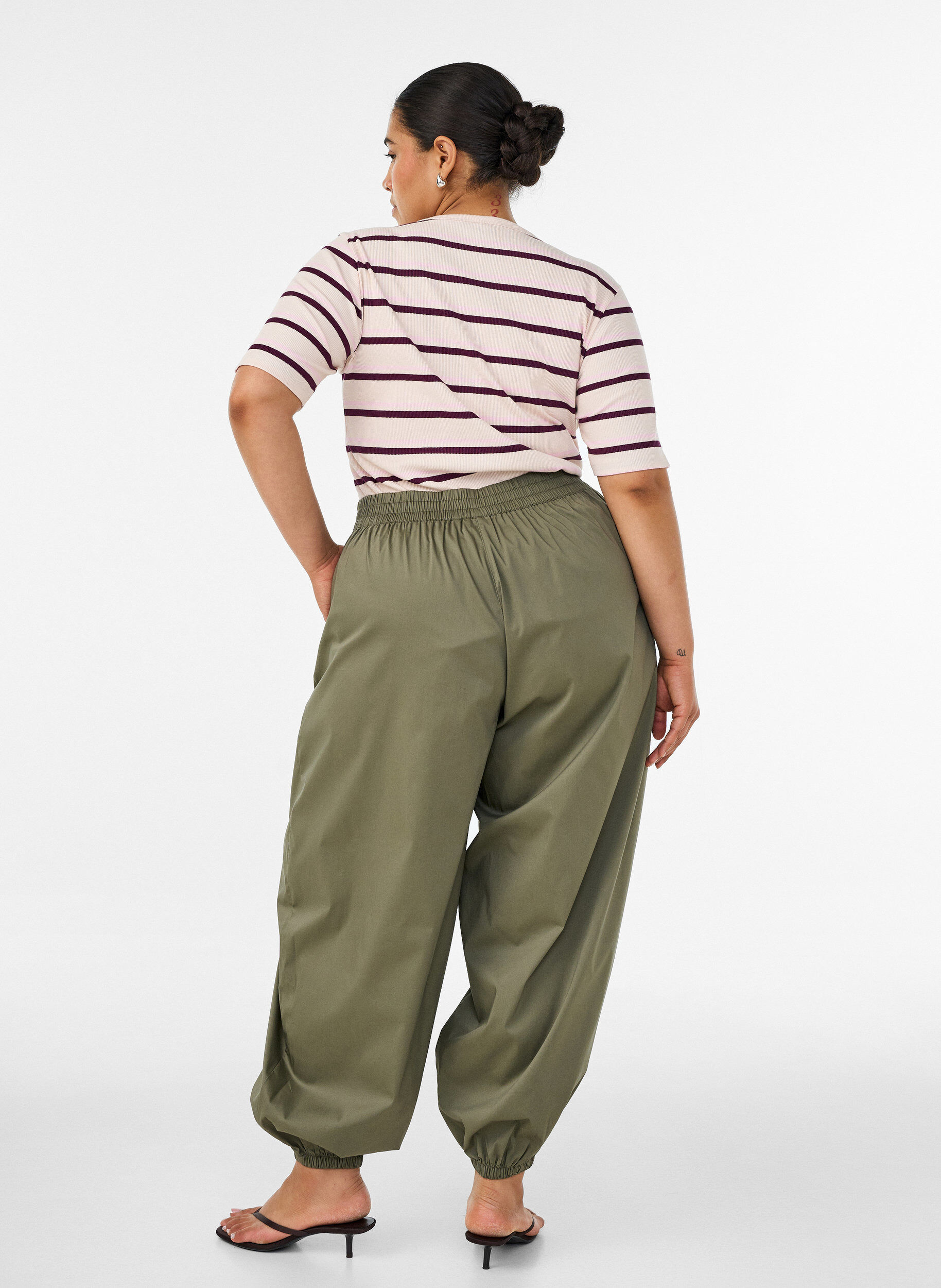 ZizzifashionBalloon trousers with pockets and an elasticated waistband, Green, Model image number 1