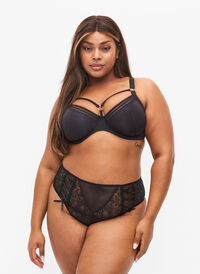 Tai brief with mesh and lace, Black, Model
