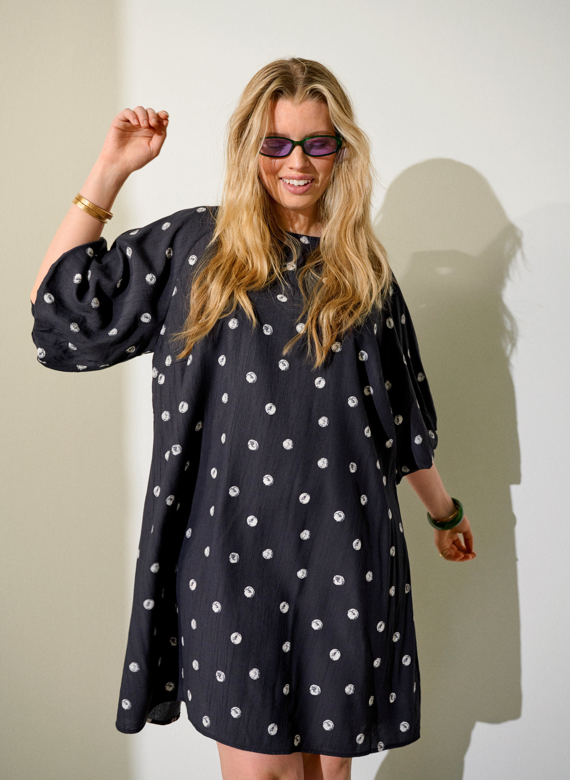 Zizzifashion Short viscose dress with balloon sleeves, 9990, Image image number 0