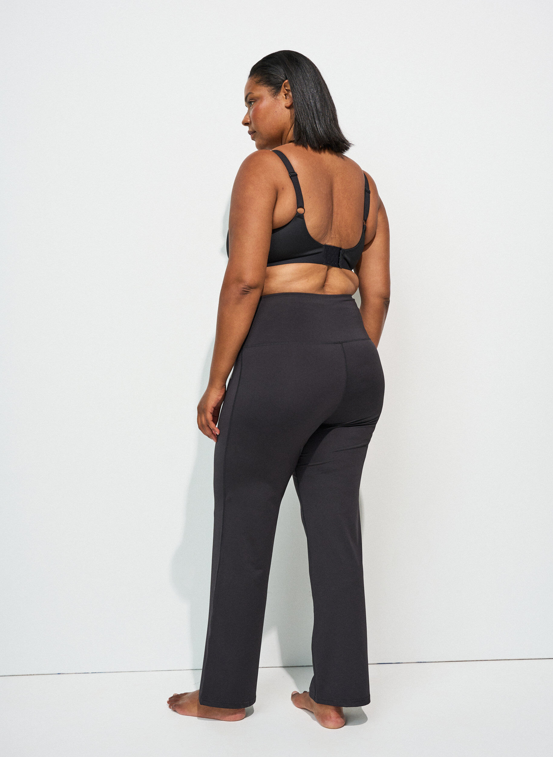 ZizzifashionLightly padded sports bra, Black, Model image number 2