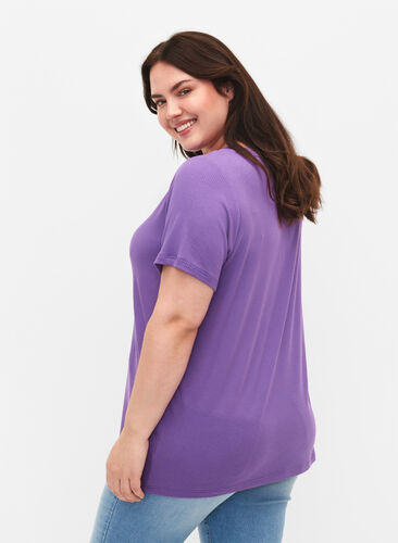 Ribbed viscose T-shirt with v-neck, Deep Lavender, Model image number 1