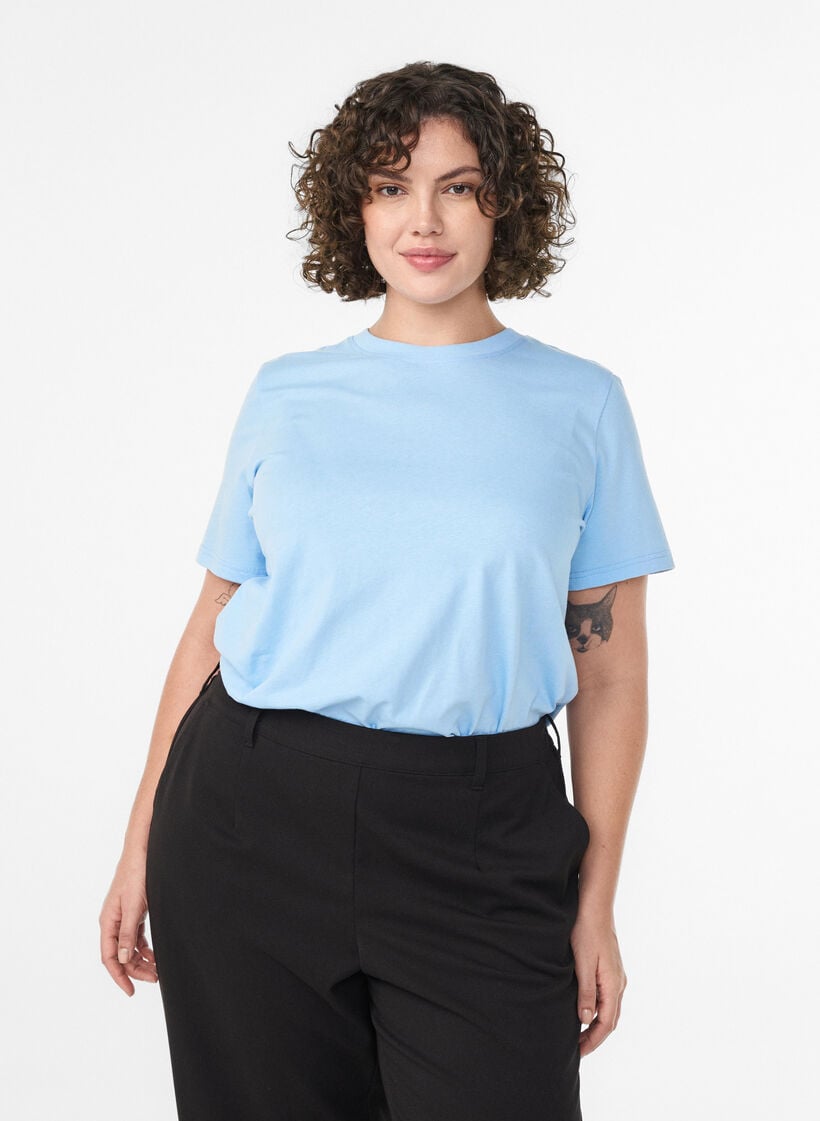 Basic cotton T-shirt with round neck, Blue, Model image number 0